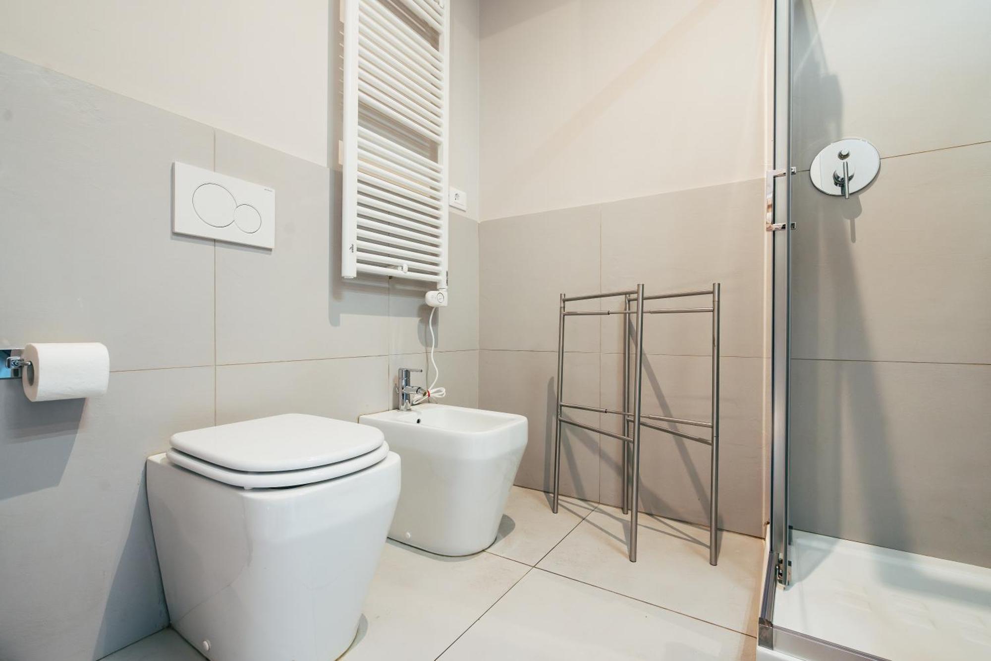 Bologna Suites - Private Bathroom Exterior foto