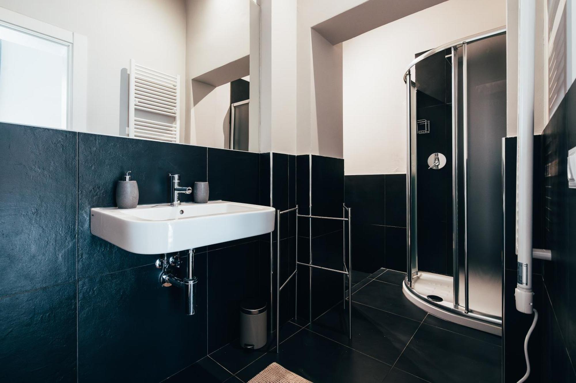 Bologna Suites - Private Bathroom Exterior foto