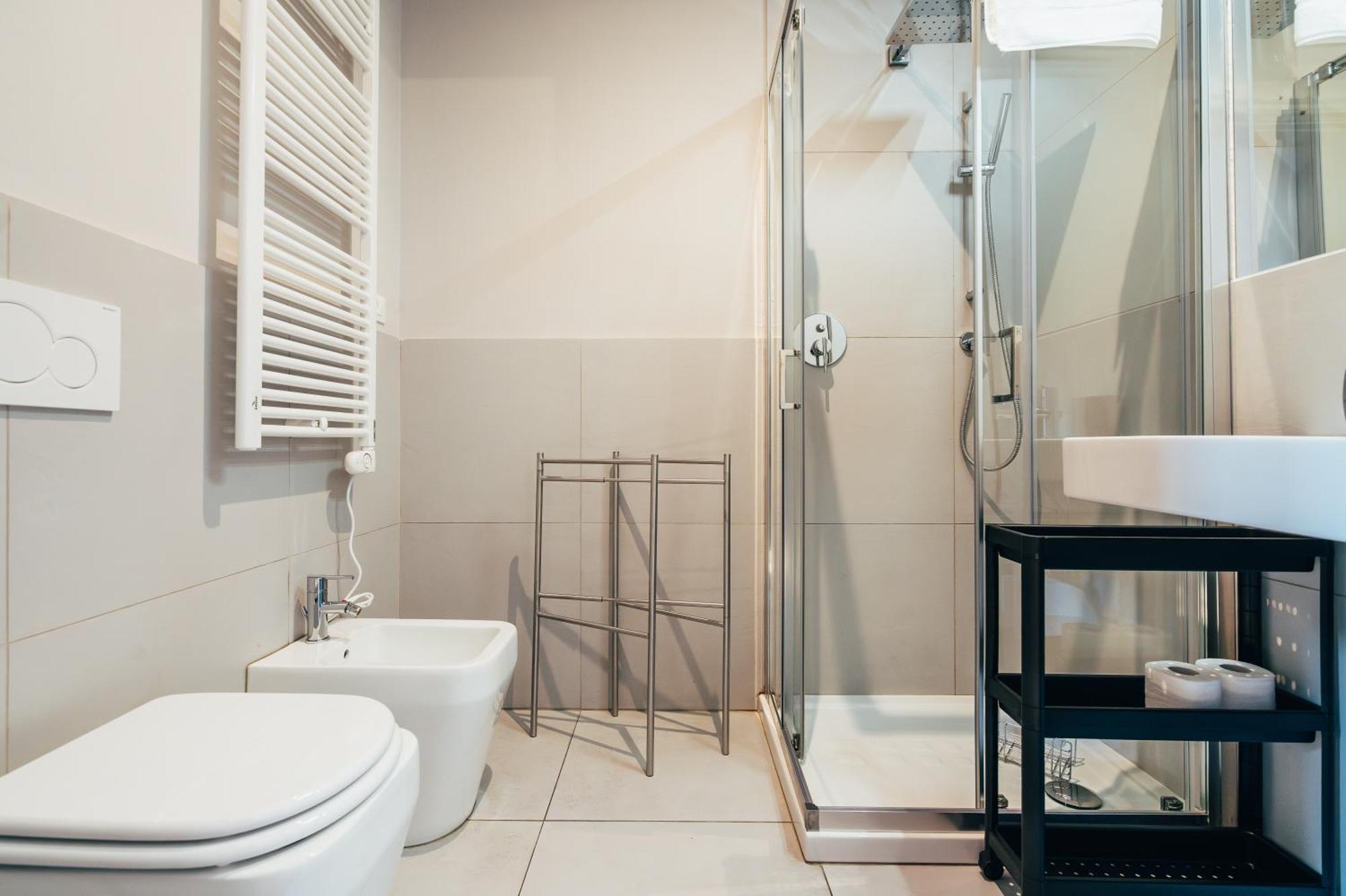 Bologna Suites - Private Bathroom Exterior foto