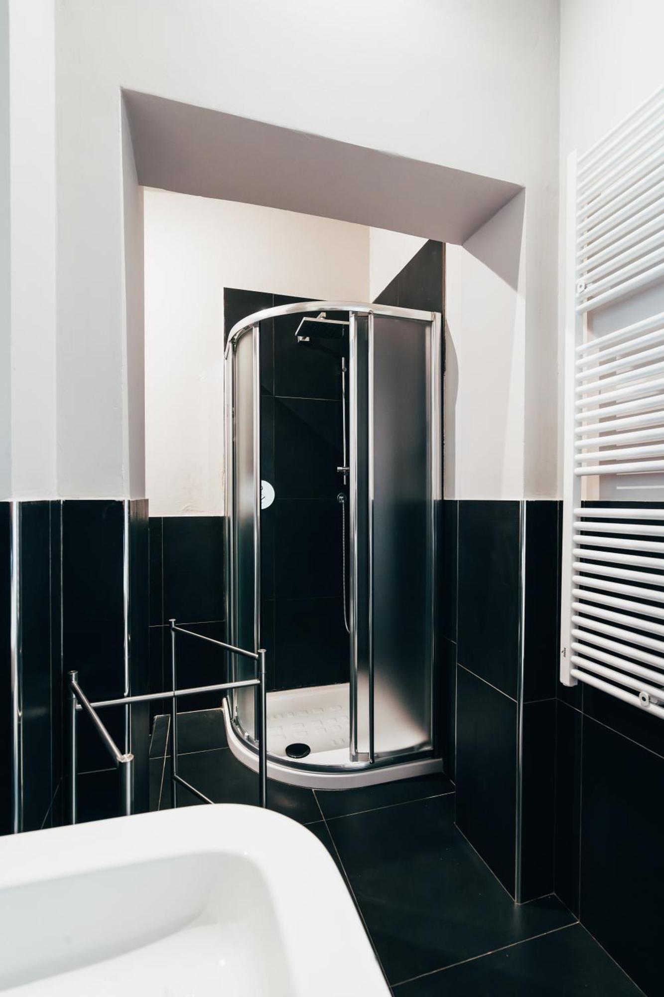 Bologna Suites - Private Bathroom Exterior foto