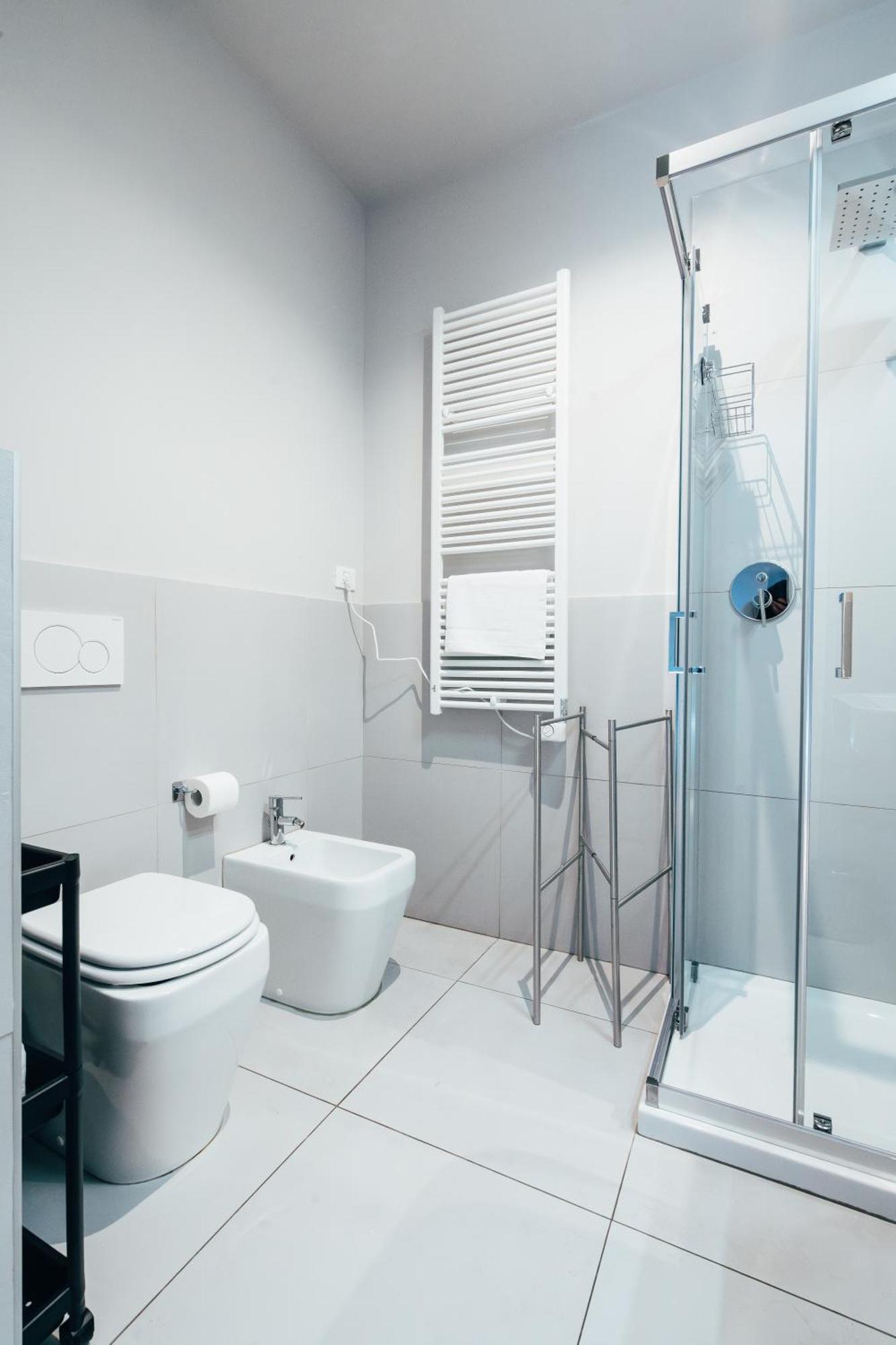 Bologna Suites - Private Bathroom Exterior foto