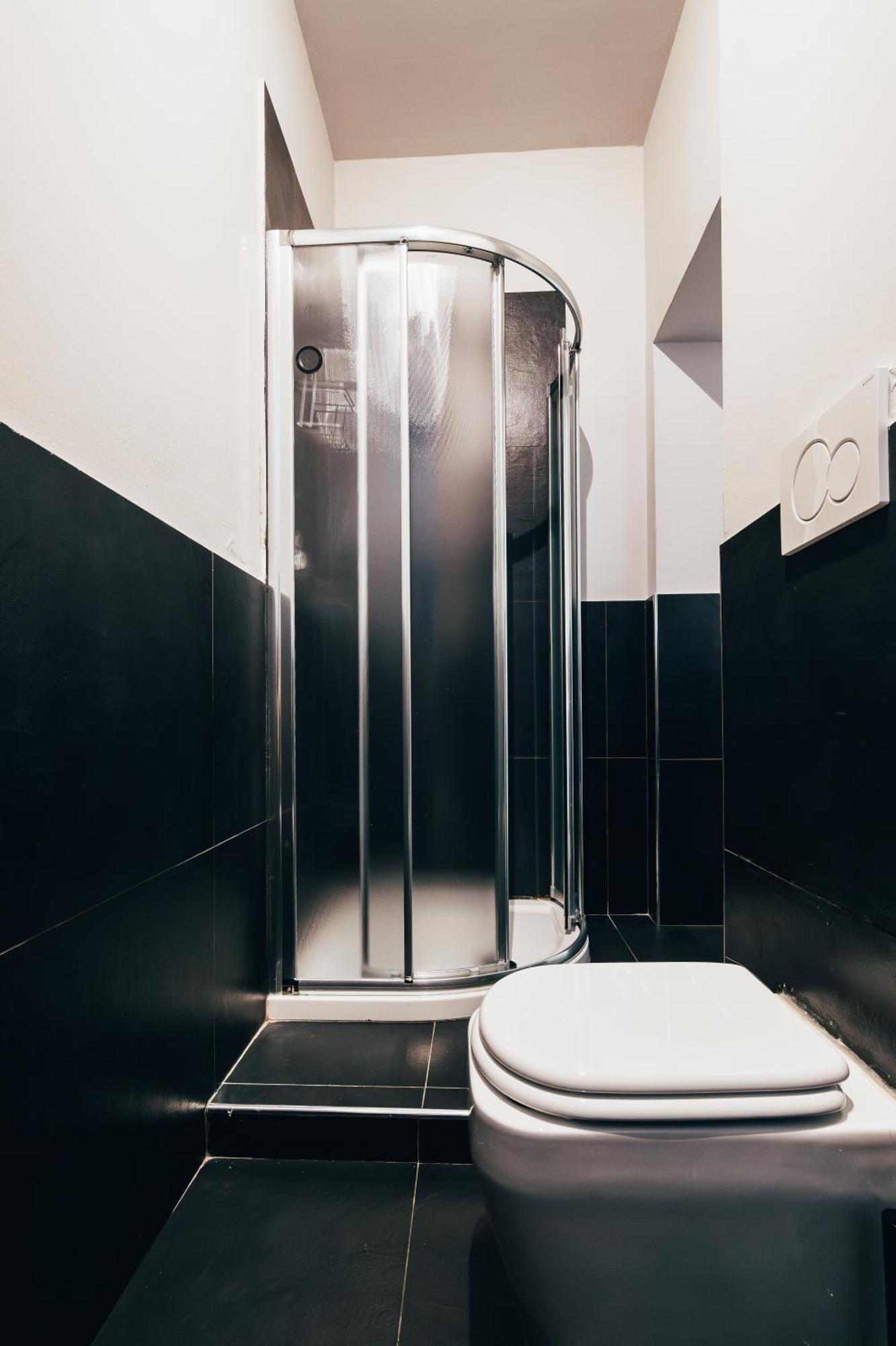Bologna Suites - Private Bathroom Exterior foto